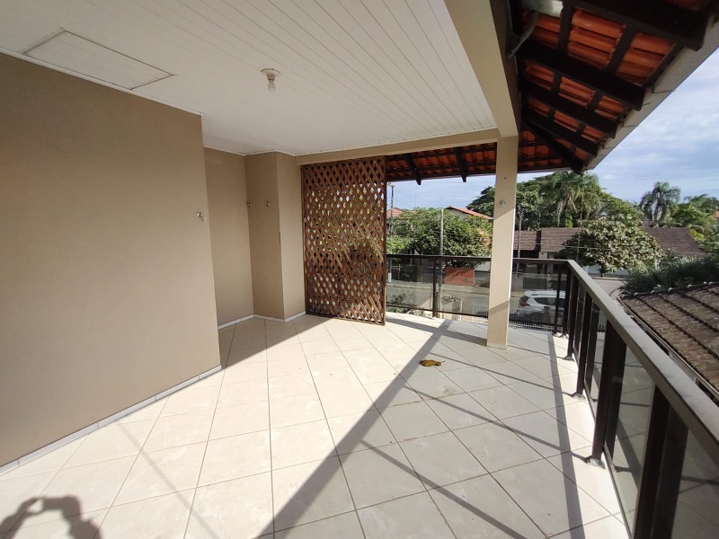 Casa para alugar com 5 quartos, 95m² - Foto 17