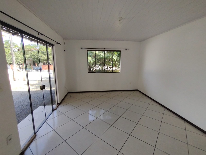 Casa para alugar com 5 quartos, 95m² - Foto 5