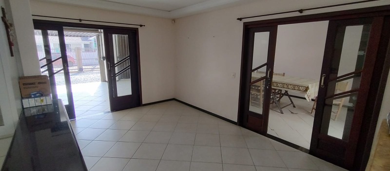 Casa para alugar com 5 quartos, 140m² - Foto 39