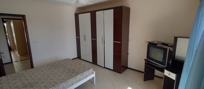 Casa para alugar com 5 quartos, 140m² - Foto 12