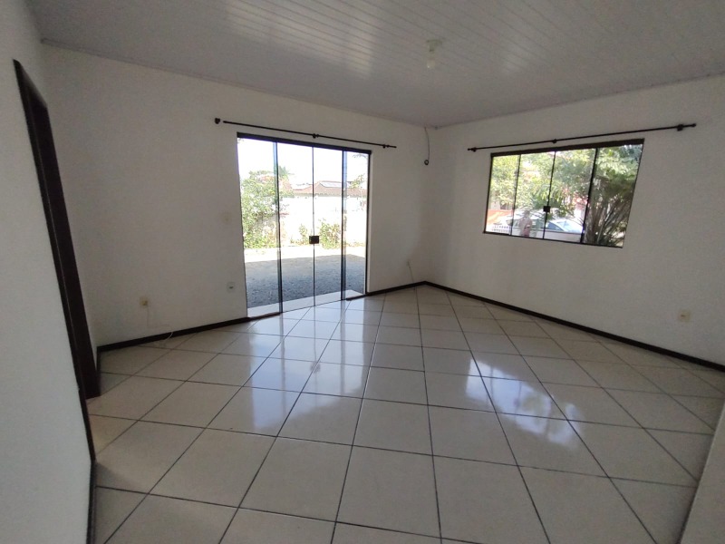 Casa para alugar com 5 quartos, 95m² - Foto 13