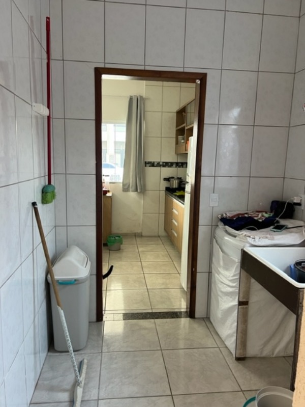 Casa à venda com 5 quartos, 200m² - Foto 11