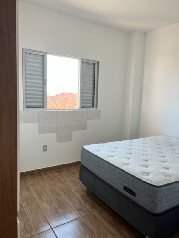 Apartamento à venda com 2 quartos, 75m² - Foto 12