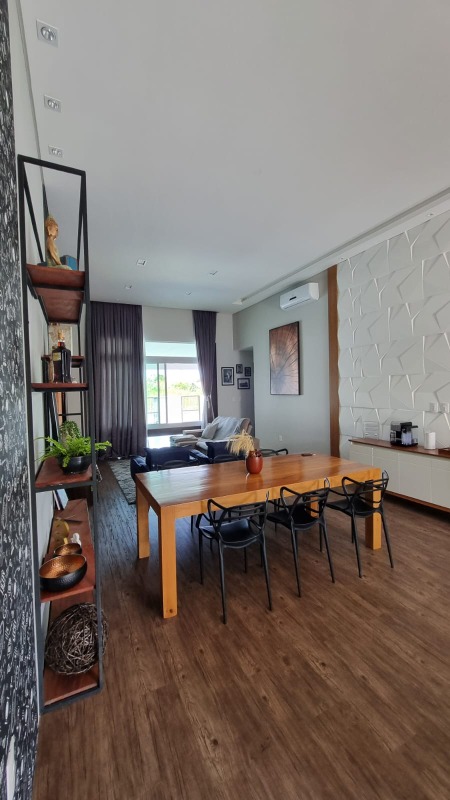 Casa à venda com 3 quartos, 220m² - Foto 13