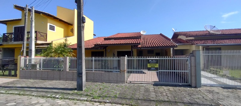 Casa para alugar com 4 quartos, 134m² - Foto 2