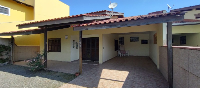 Casa para alugar com 4 quartos, 134m² - Foto 3