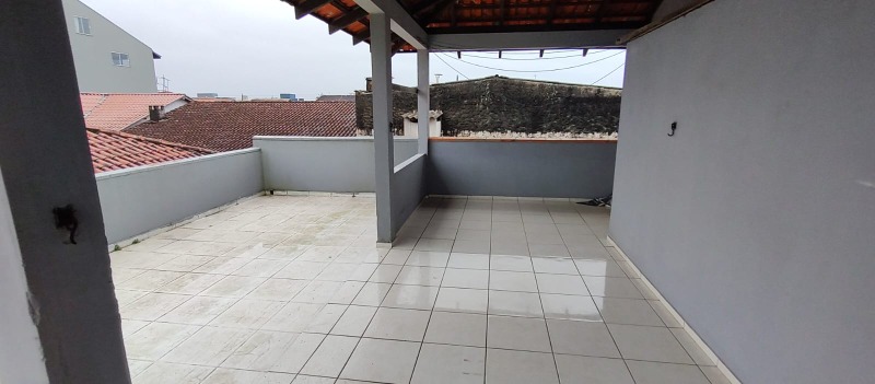 Casa à venda com 4 quartos, 220m² - Foto 14