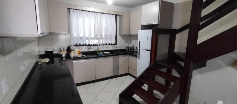 Casa à venda com 4 quartos, 220m² - Foto 17