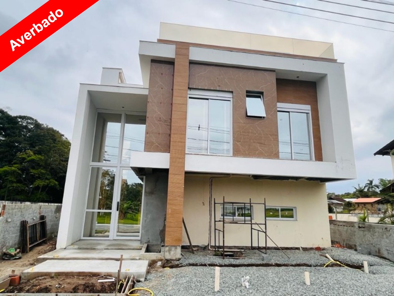 Casa à venda com 3 quartos, 360m² - Foto 1