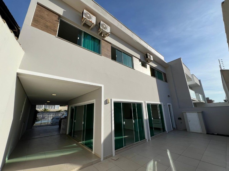 Casa à venda e aluguel com 4 quartos, 250m² - Foto 27