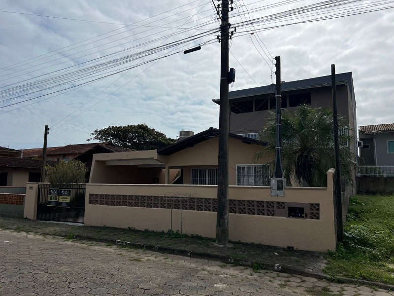 Sobrado à venda e aluguel com 5 quartos, 150m² - Foto 2