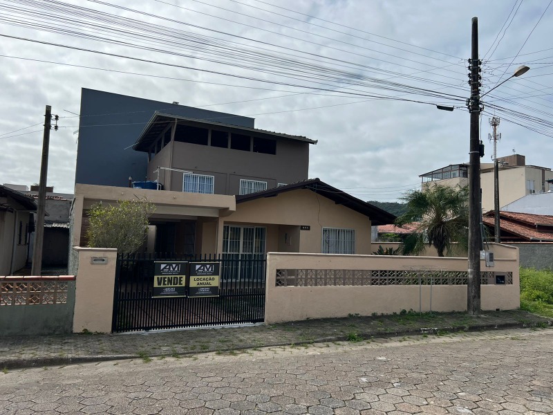 Sobrado à venda e aluguel com 5 quartos, 150m² - Foto 5