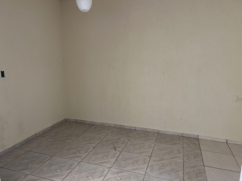 Casa para alugar com 3 quartos, 90m² - Foto 8