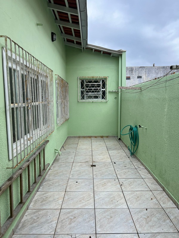 Casa para alugar com 3 quartos, 90m² - Foto 13