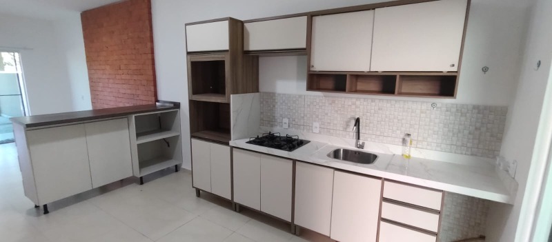 Casa para alugar com 2 quartos, 90m² - Foto 12