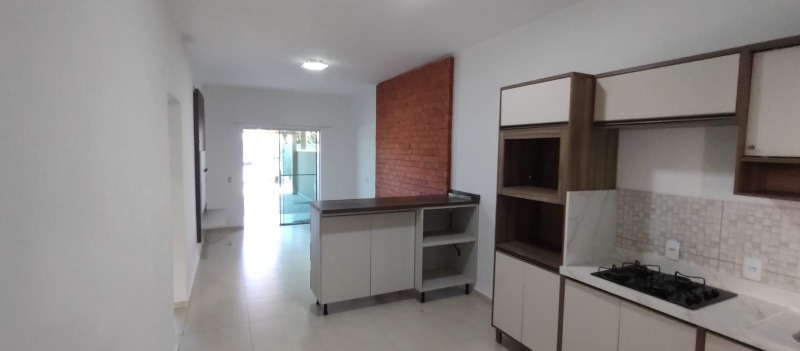 Casa para alugar com 2 quartos, 90m² - Foto 11