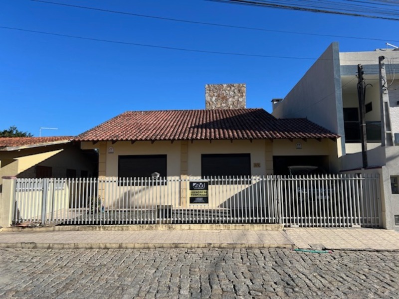 Casa para lancamento com 5 quartos, 200m² - Foto 1