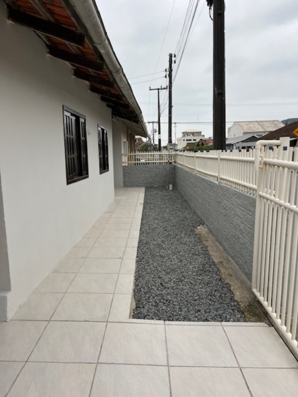 Casa à venda e aluguel com 7 quartos, 200m² - Foto 4