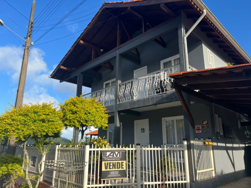 Casa à venda com 4 quartos, 150m² - Foto 2