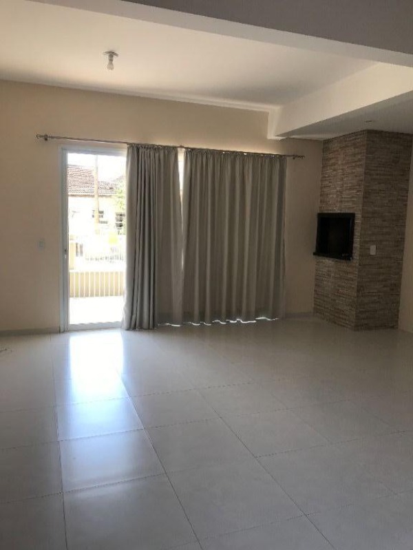 Casa à venda com 2 quartos, 140m² - Foto 4