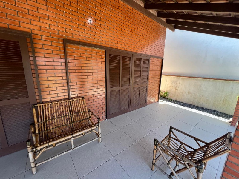 Casa à venda e aluguel com 4 quartos, 190m² - Foto 2