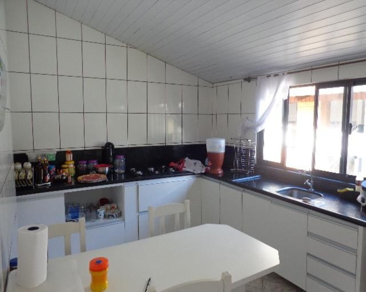 Casa à venda com 3 quartos, 100m² - Foto 2