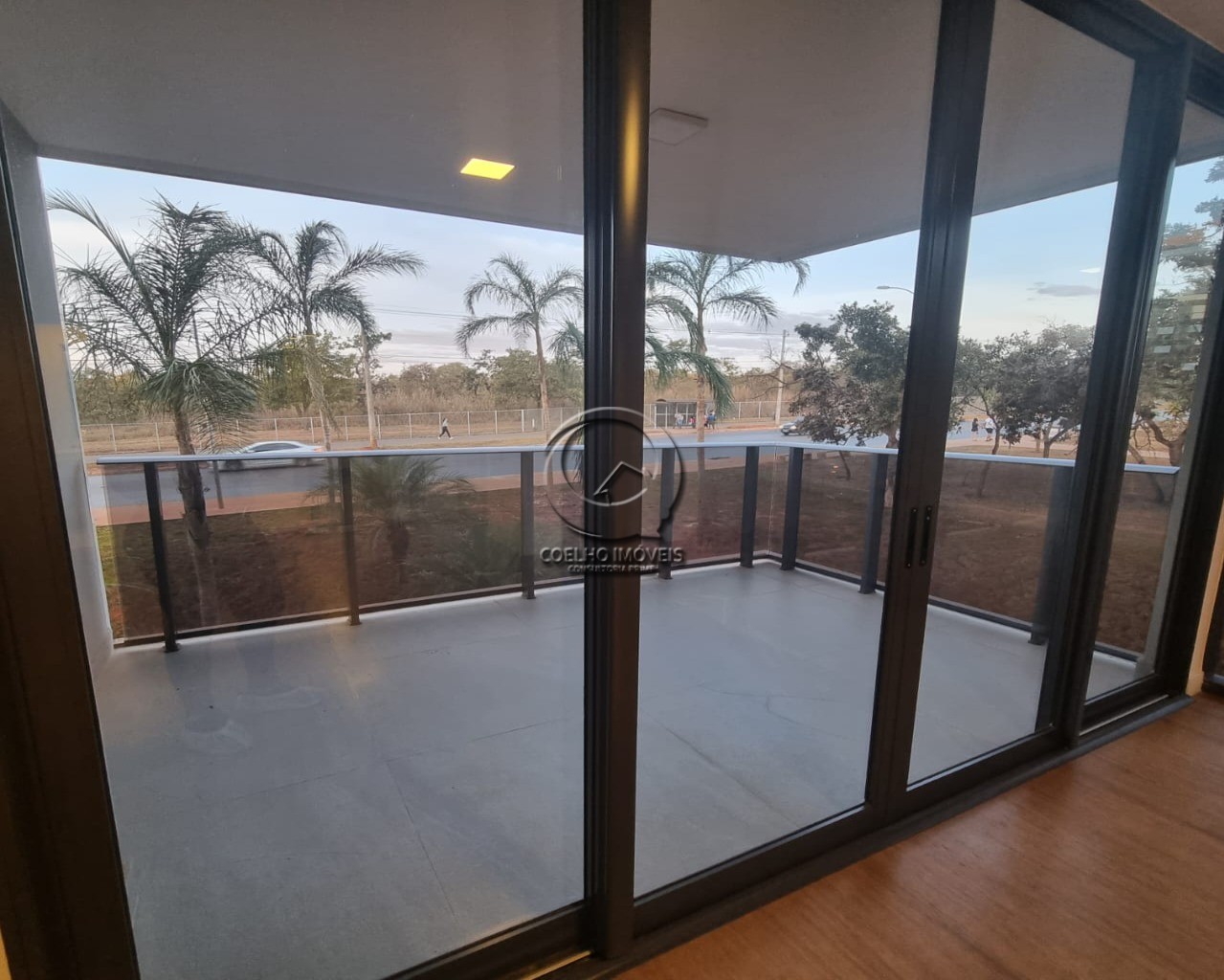 Apartamento à venda com 4 quartos, 191m² - Foto 2