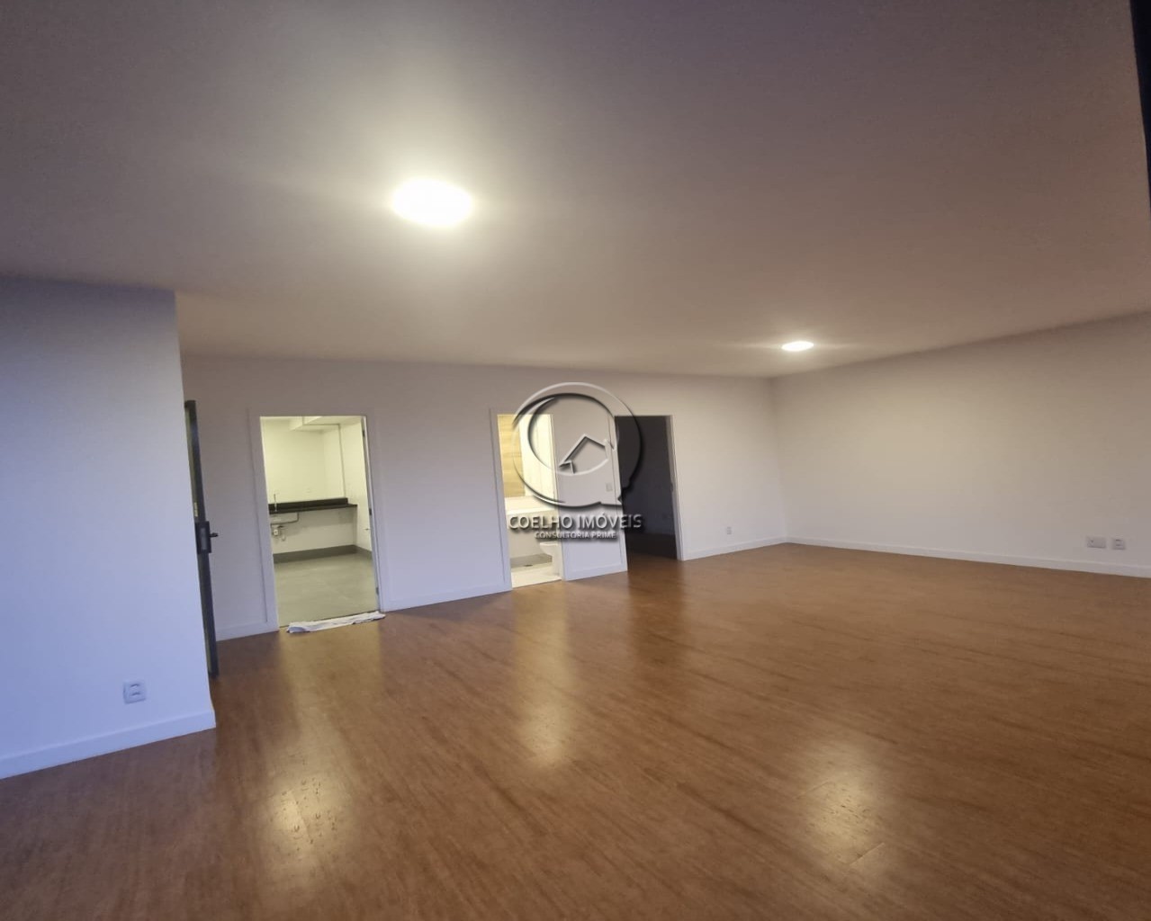 Apartamento à venda com 4 quartos, 191m² - Foto 4