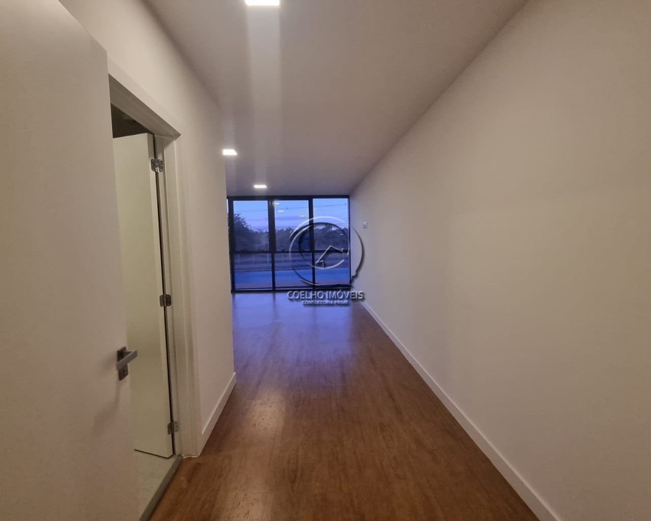 Apartamento à venda com 4 quartos, 191m² - Foto 7