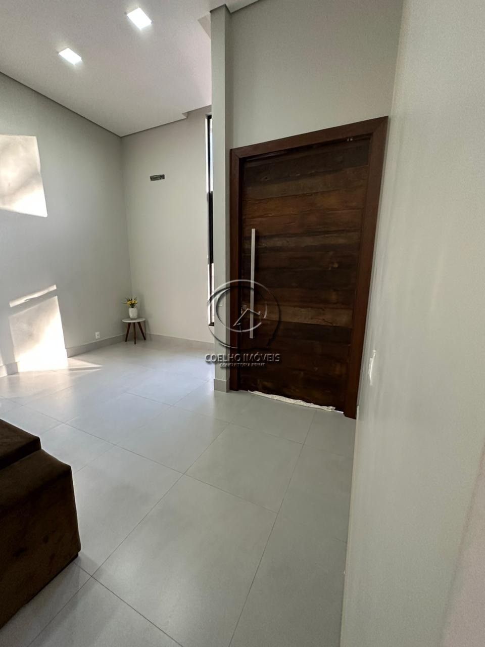 Casa à venda com 3 quartos, 670m² - Foto 2