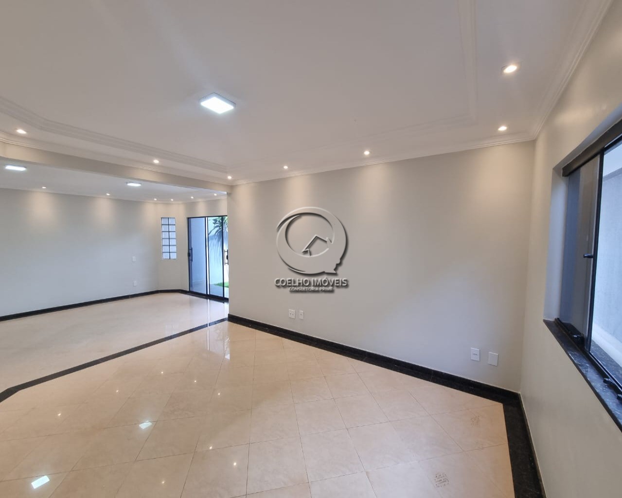 Casa à venda com 3 quartos, 370m² - Foto 8