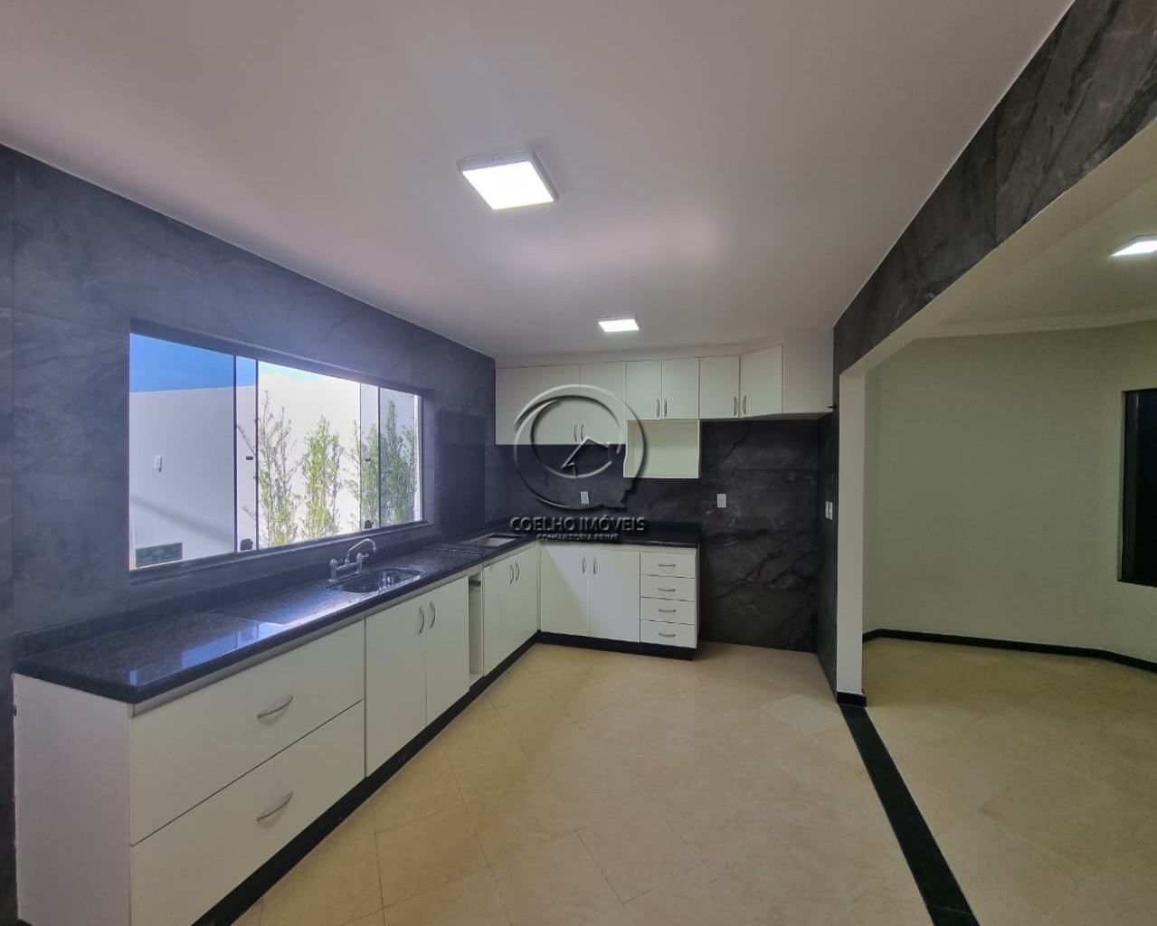 Casa à venda com 3 quartos, 370m² - Foto 15