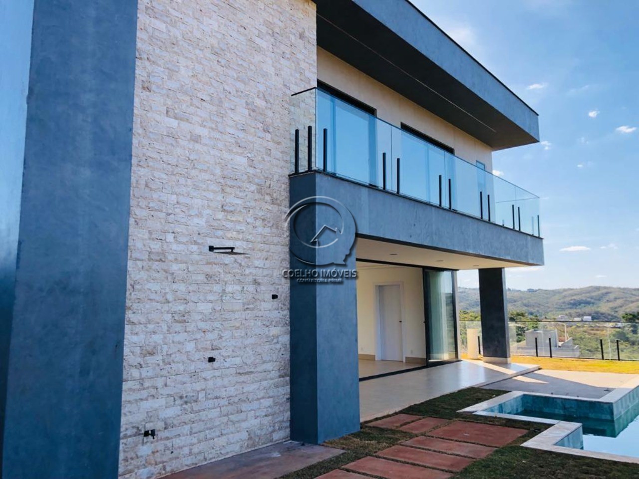 Casa à venda com 4 quartos, 315m² - Foto 4