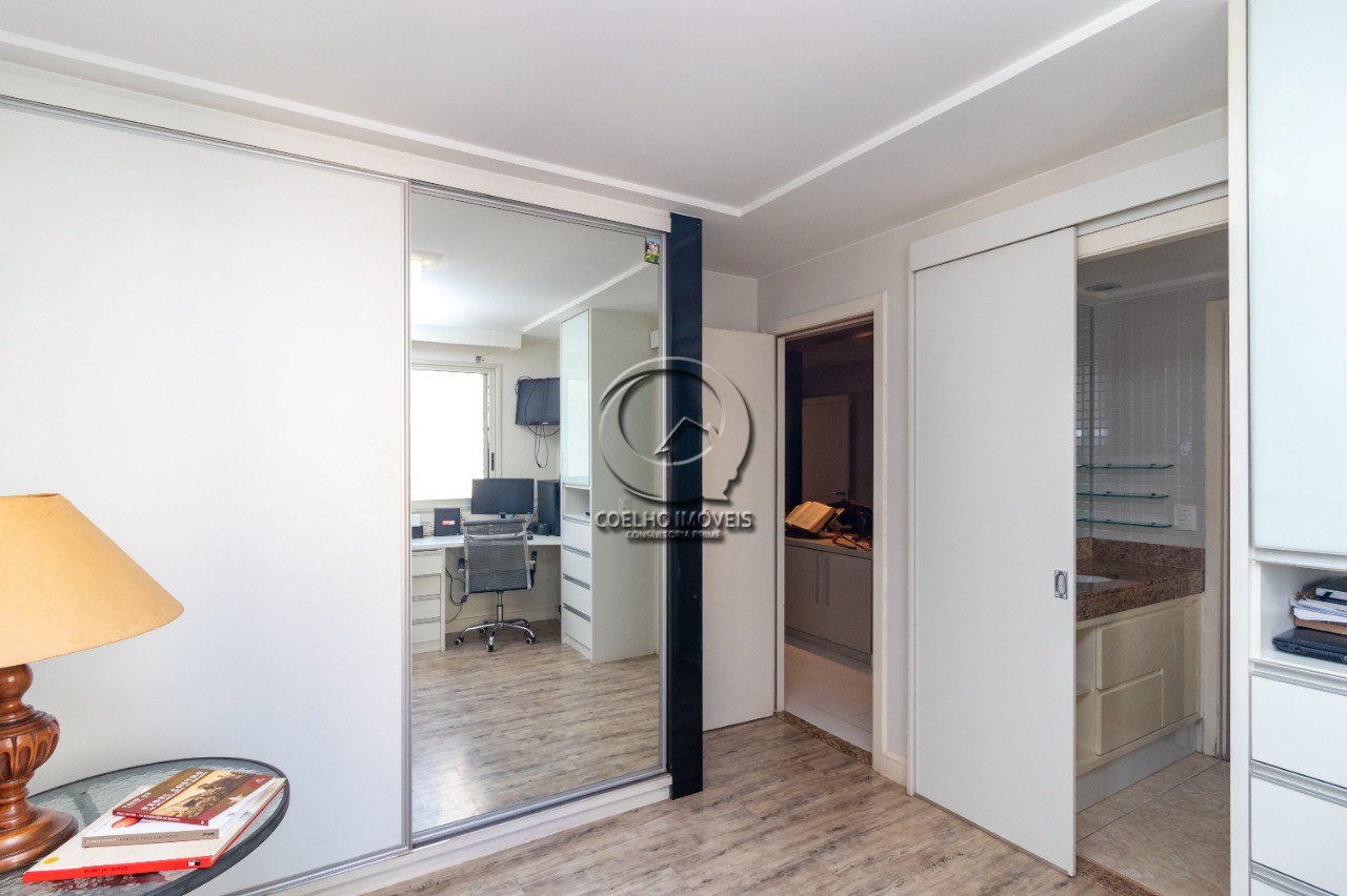 Apartamento à venda com 4 quartos, 165m² - Foto 17