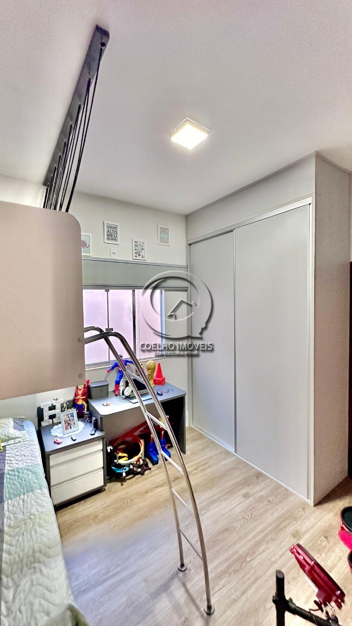 Casa à venda com 3 quartos, 220m² - Foto 9