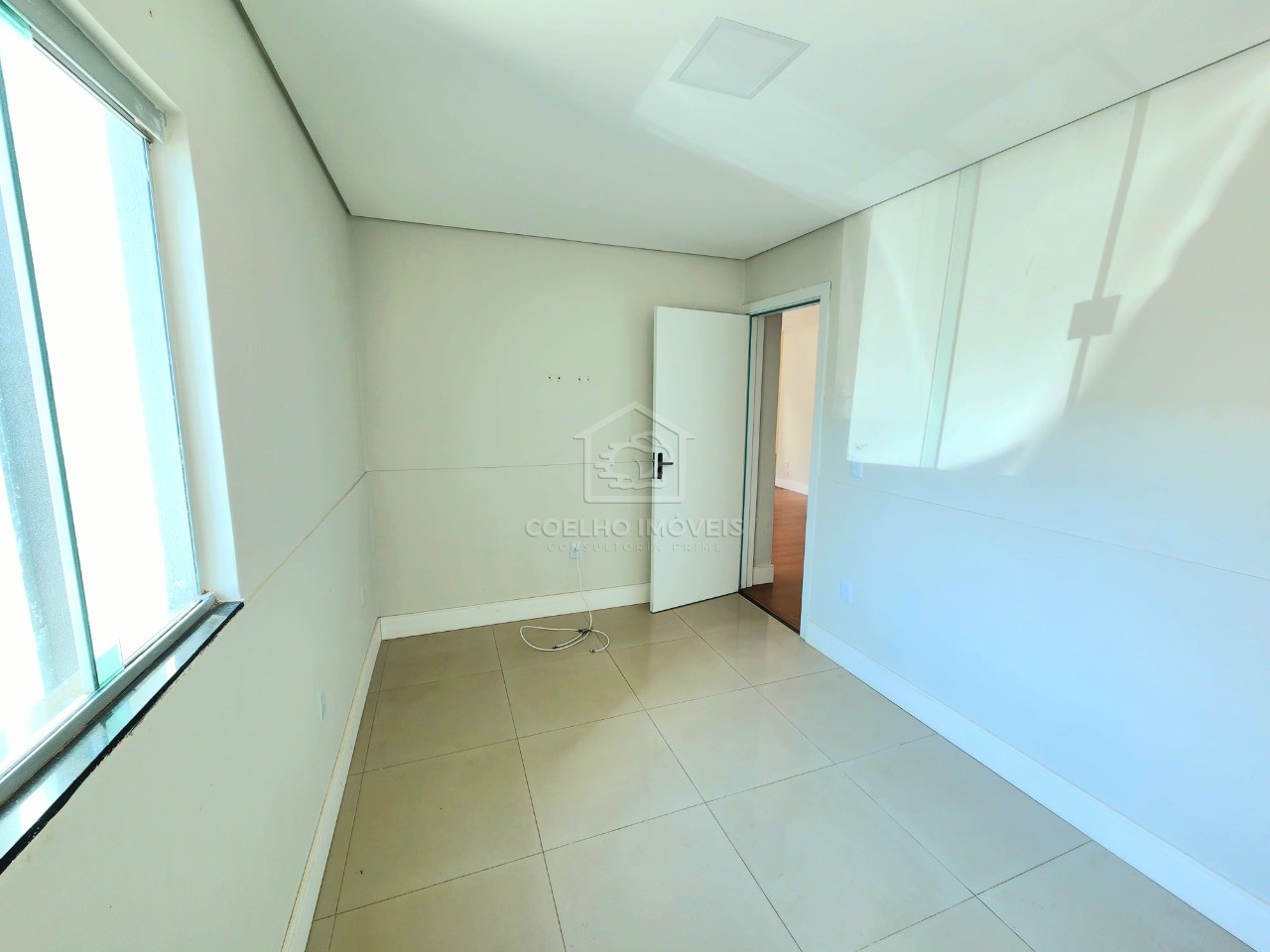 Casa à venda com 4 quartos, 200m² - Foto 11