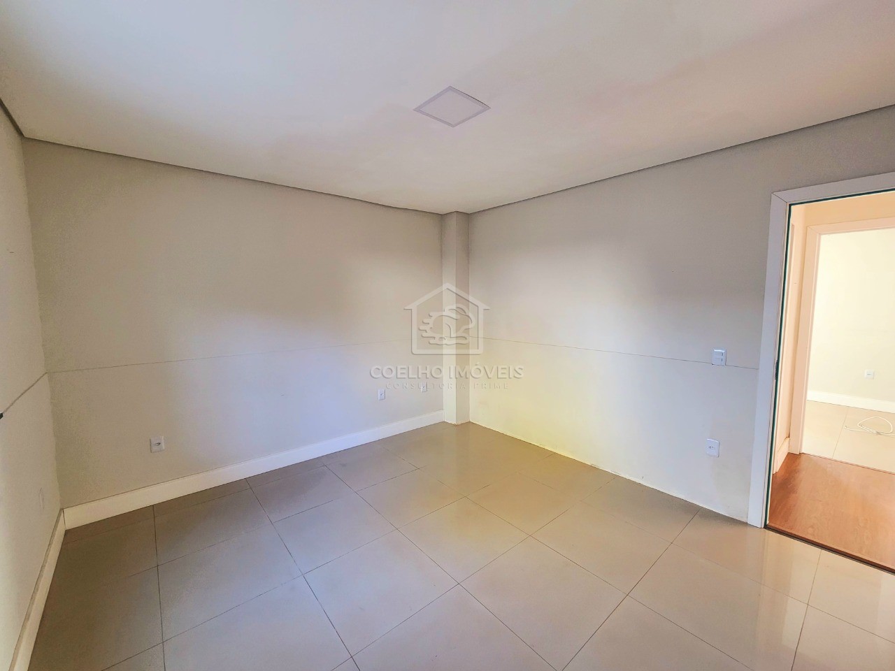 Casa à venda com 4 quartos, 200m² - Foto 12