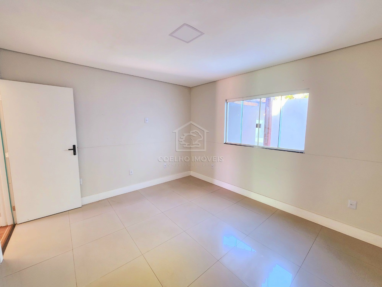 Casa à venda com 4 quartos, 200m² - Foto 14