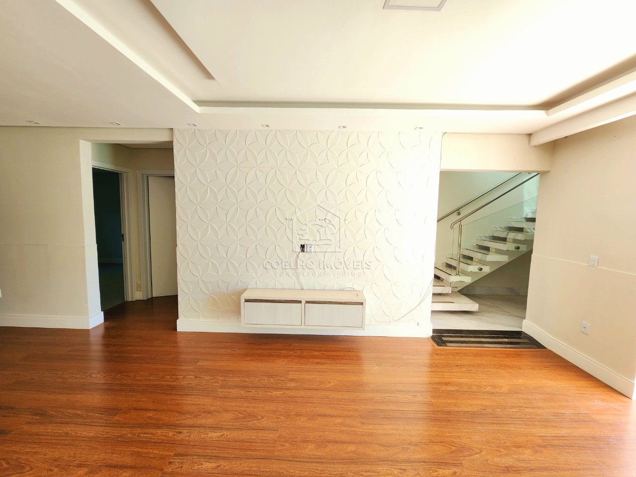 Casa à venda com 4 quartos, 200m² - Foto 4