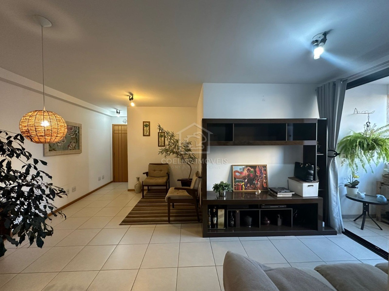 Apartamento à venda com 3 quartos, 92m² - Foto 1