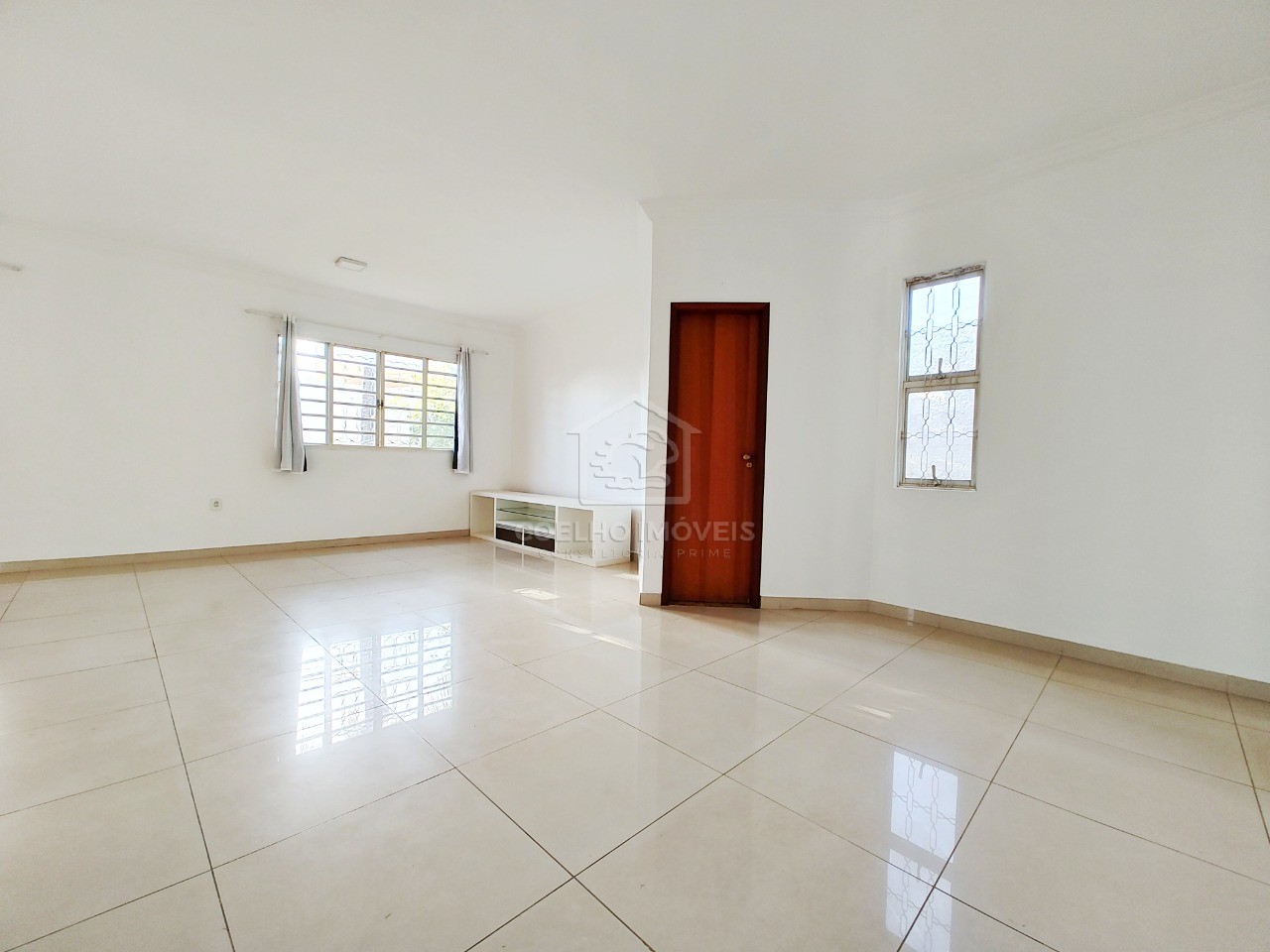 Casa para alugar com 2 quartos, 130m² - Foto 3