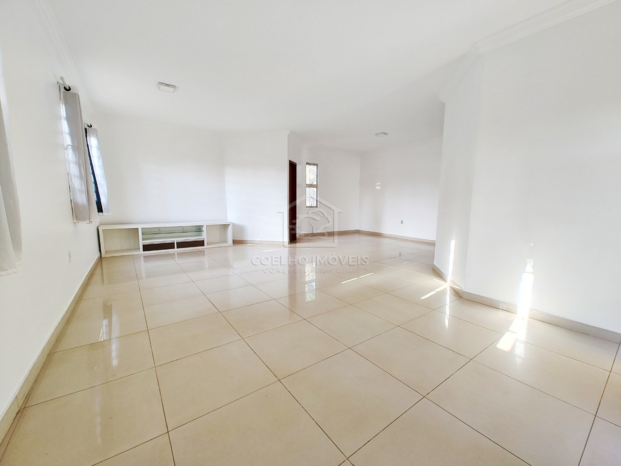 Casa para alugar com 2 quartos, 130m² - Foto 5