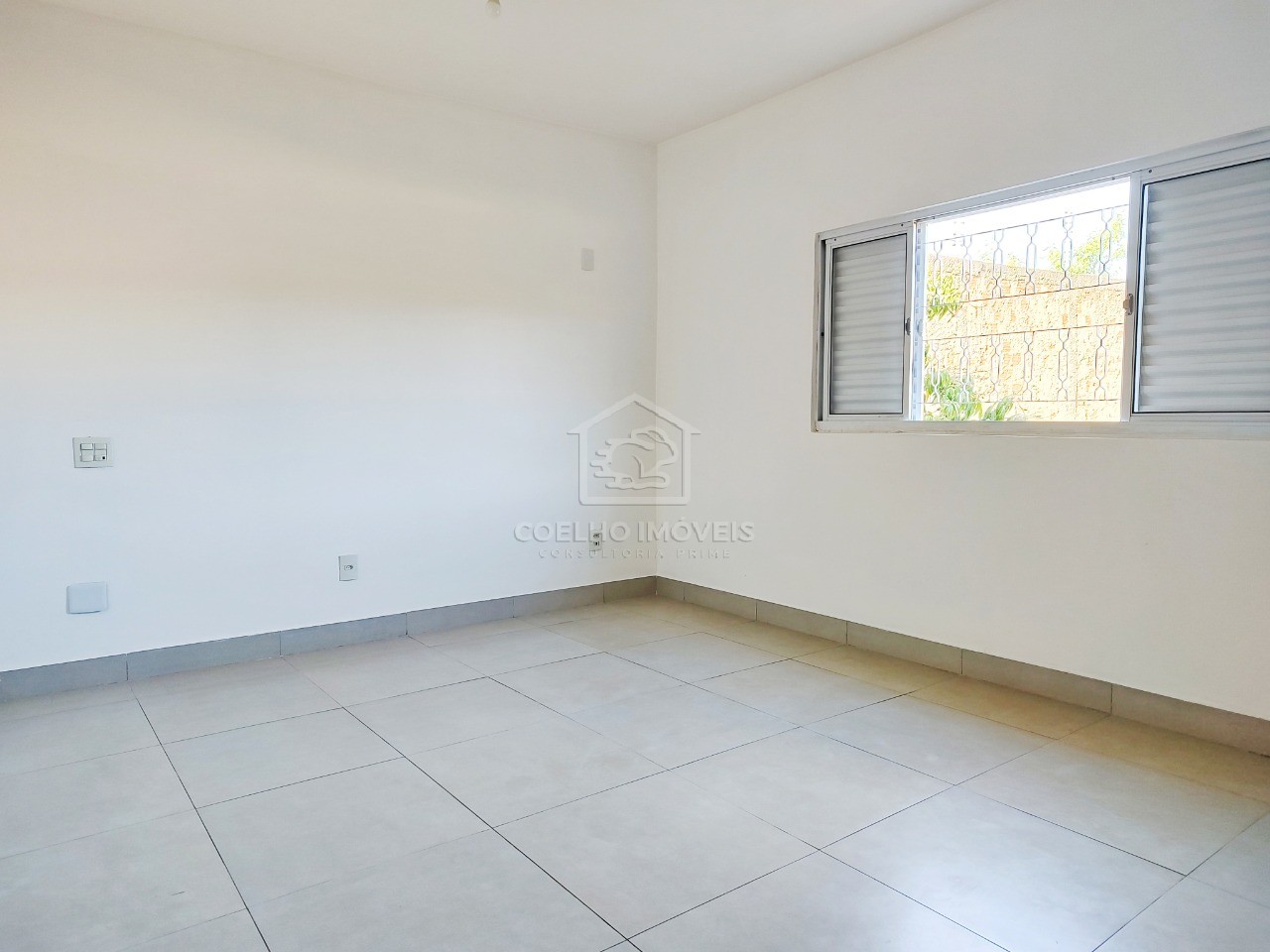 Casa para alugar com 2 quartos, 130m² - Foto 11