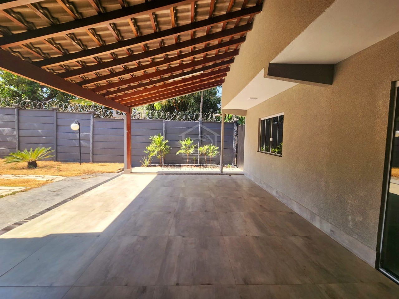 Casa à venda com 4 quartos, 300m² - Foto 3