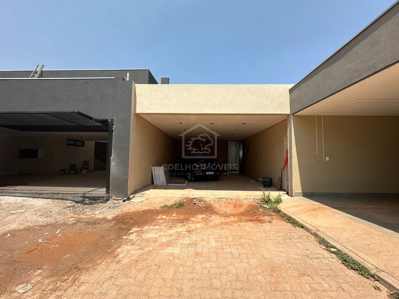 Casa à venda com 4 quartos, 300m² - Foto 1