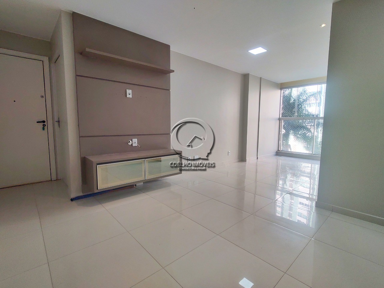 Apartamento para alugar com 3 quartos, 93m² - Foto 1