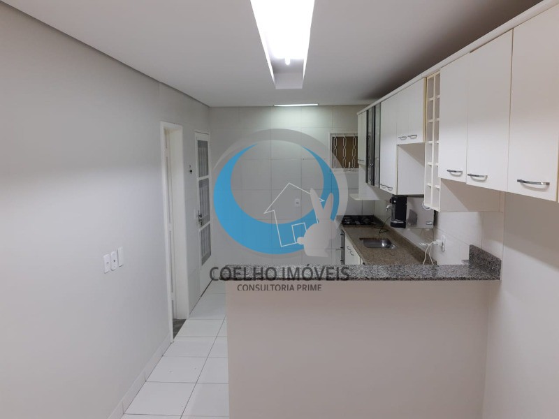 Casa para alugar com 2 quartos, 120m² - Foto 1