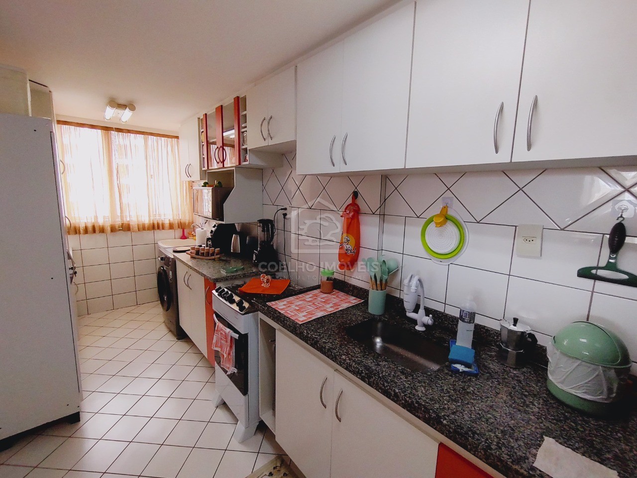 Apartamento à venda com 2 quartos, 75m² - Foto 18