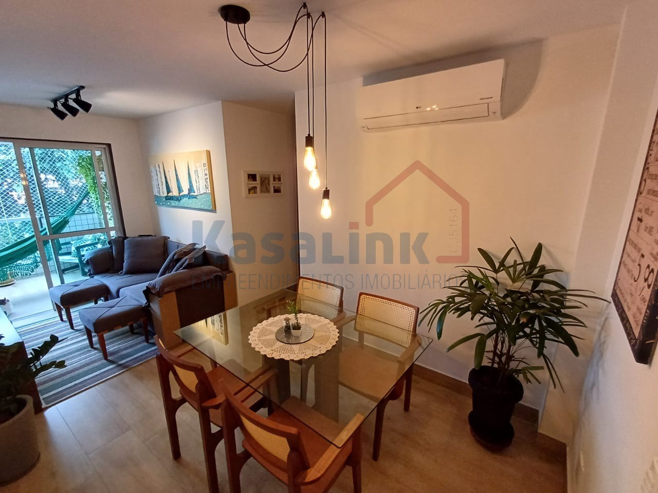 Apartamento à venda com 2 quartos, 67m² - Foto 2