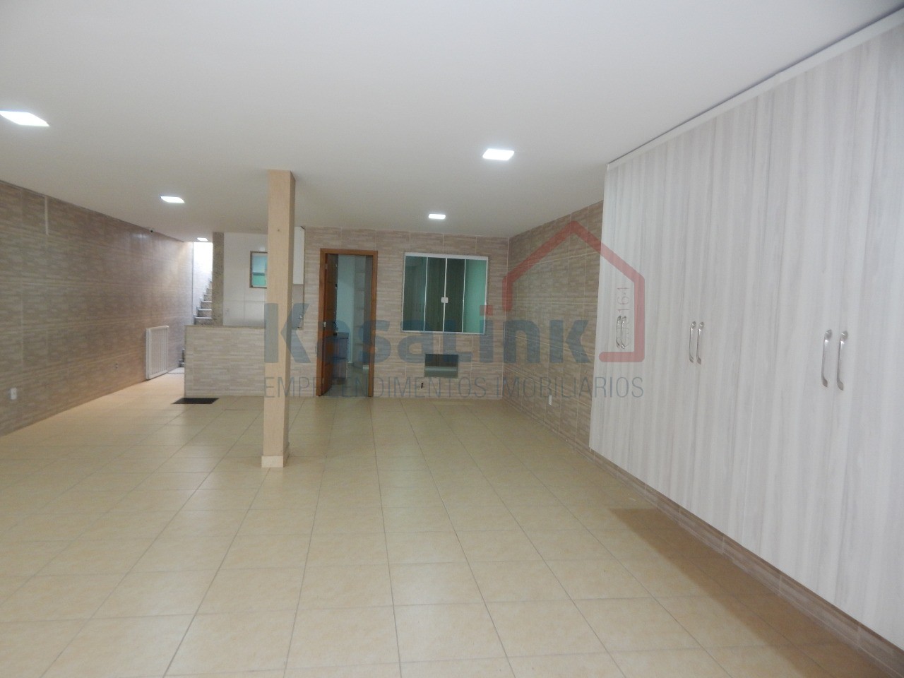 Casa à venda com 4 quartos, 330m² - Foto 4